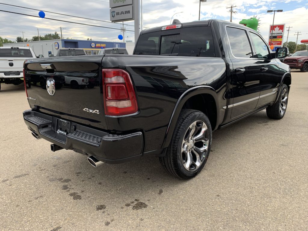 NR16498 2022 Ram 1500 Limited Crew Cab 4x4 Redwater Dodge Rear